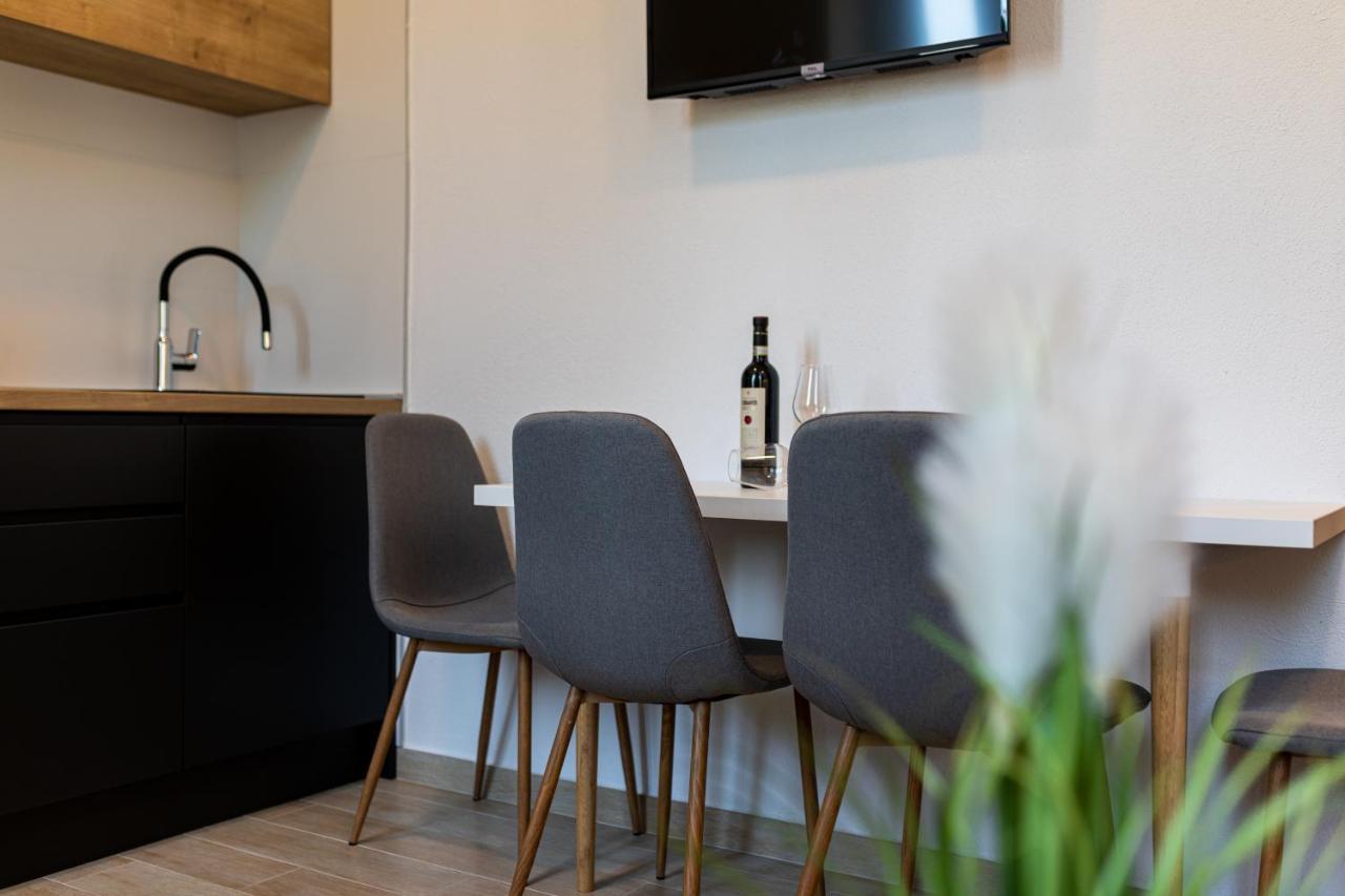 Apartments San Leopoldo 茨里克韦尼察 外观 照片