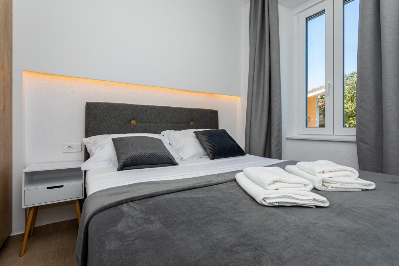 Apartments San Leopoldo 茨里克韦尼察 外观 照片