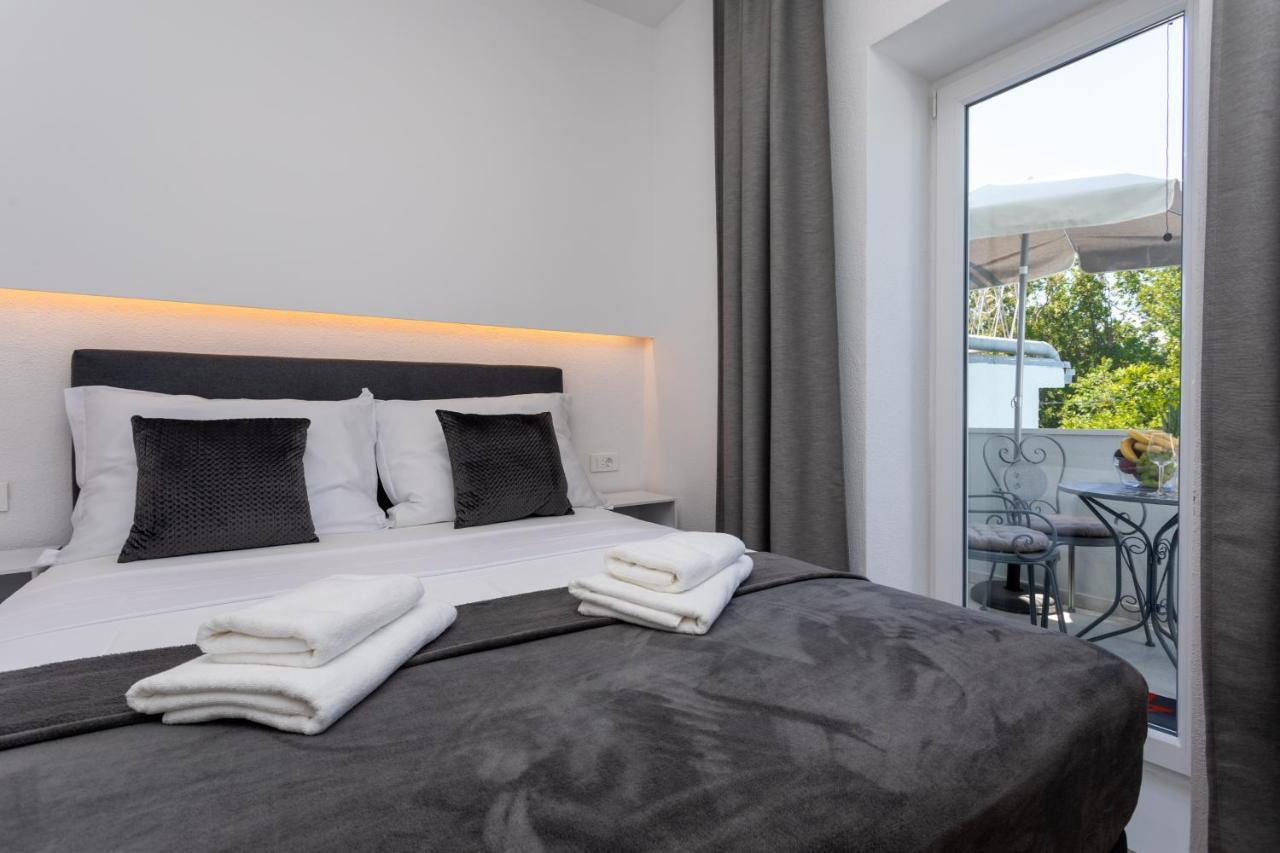 Apartments San Leopoldo 茨里克韦尼察 外观 照片